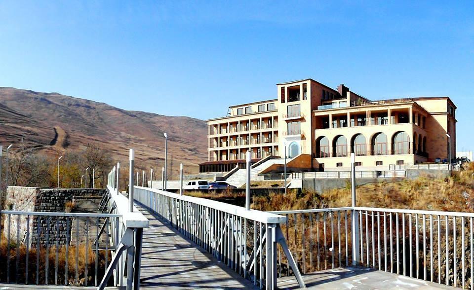 Akhtamar Hotel Cjsc Arzakan Exterior photo
