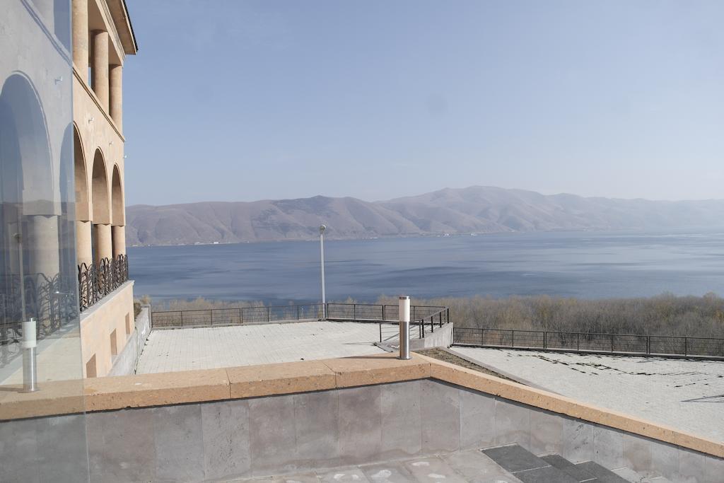 Akhtamar Hotel Cjsc Arzakan Exterior photo