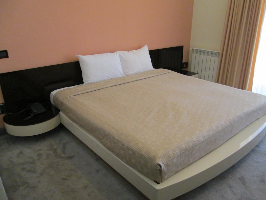Akhtamar Hotel Cjsc Arzakan Room photo